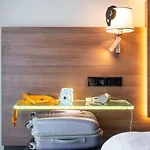 Moxy Houthavens Hotell