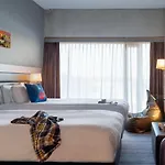 Moxy Houthavens 3*