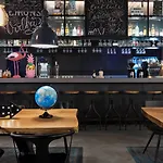 Moxy Houthavens Hotel 3*