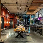 Moxy Houthavens 3*