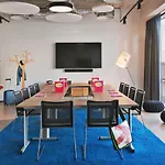 Moxy Houthavens 3*