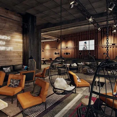 Moxy Houthavens Hotel 3*