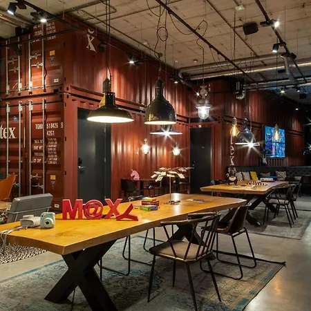 Hotel Moxy Houthavens 4*
