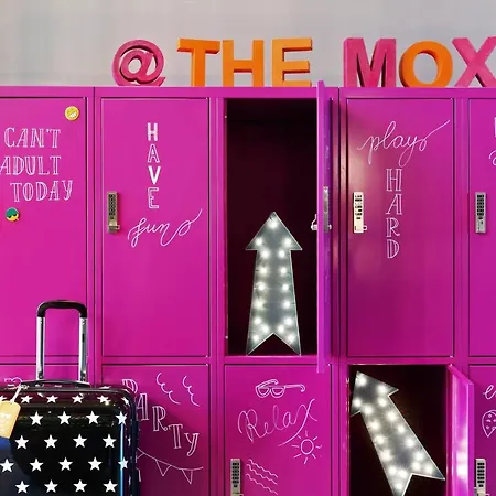 Отель Moxy Houthavens 4*