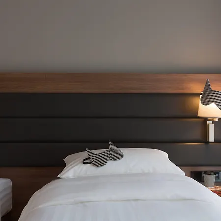 Moxy Houthavens Hotel