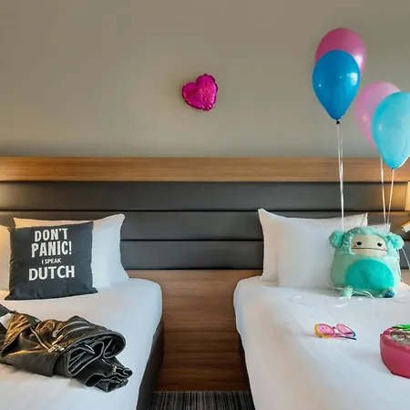 Moxy Houthavens 4*