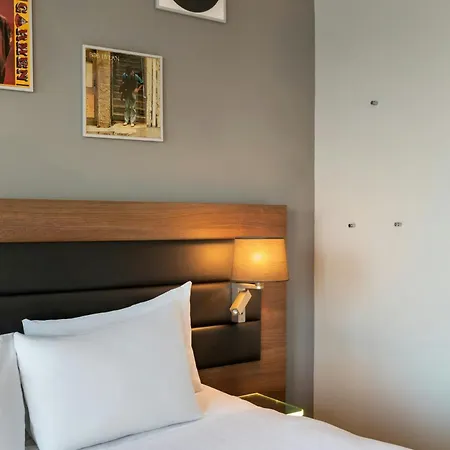 Moxy Houthavens Hotel