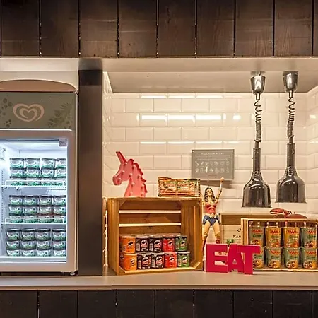 Moxy Houthavens Hotel