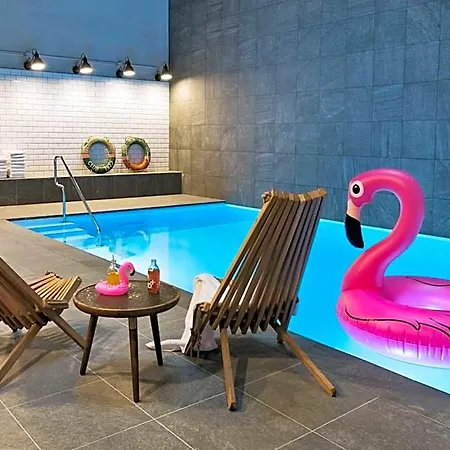 Moxy Houthavens Hotel 4*