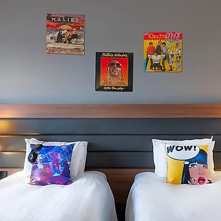 Hotel Moxy Houthavens 4*