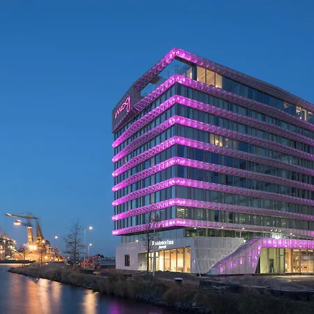 Hotel Moxy Houthavens 4*