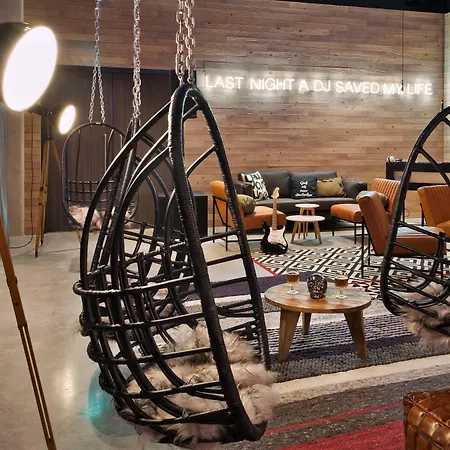 Hotel Moxy Houthavens 4*