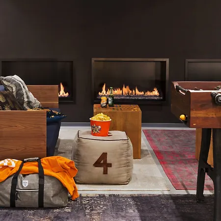 Moxy Houthavens Hotel 4*