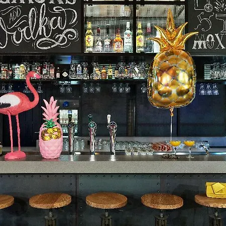 Moxy Houthavens Amsterdam