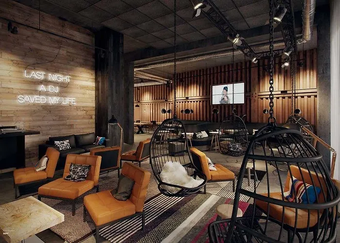 Moxy Houthavens Hotel 3*