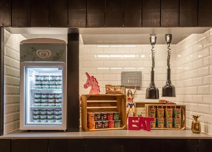 Moxy Houthavens Hotel 3*