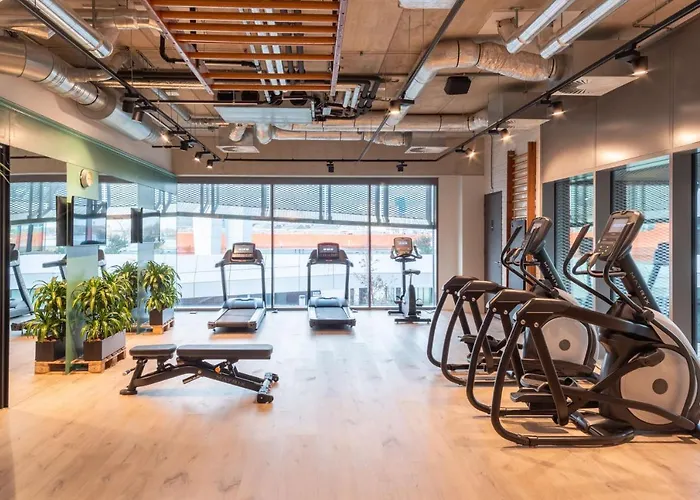 Moxy Houthavens Hotel