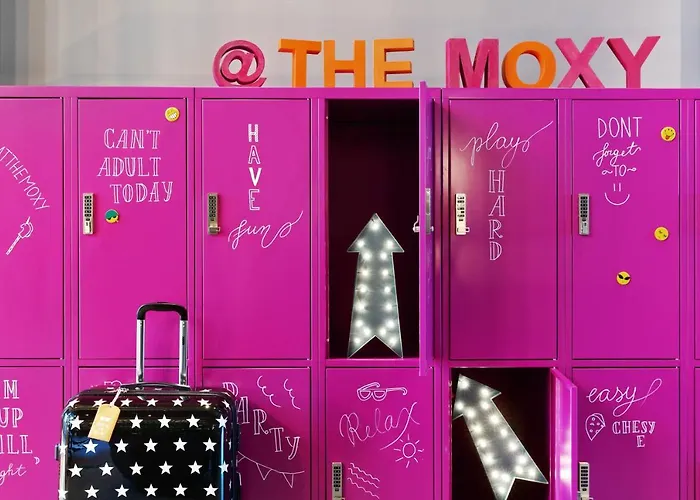 Hotel Moxy Houthavens 3*