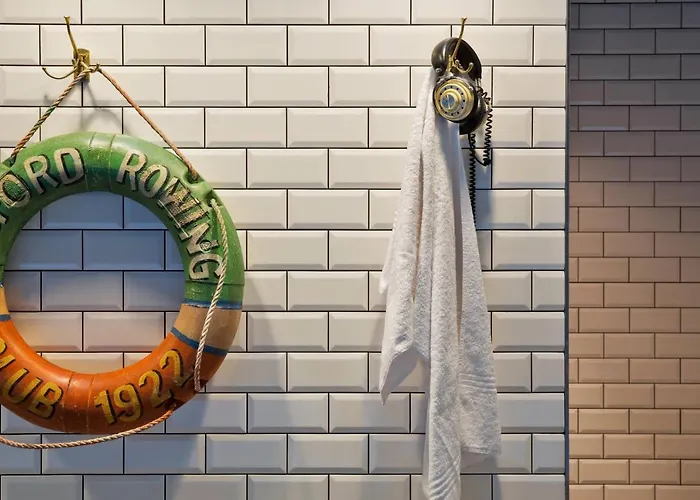 Hotel Moxy Houthavens 3*