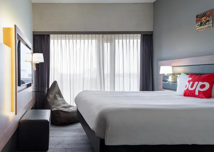 Moxy Houthavens Hotel Amsterdam