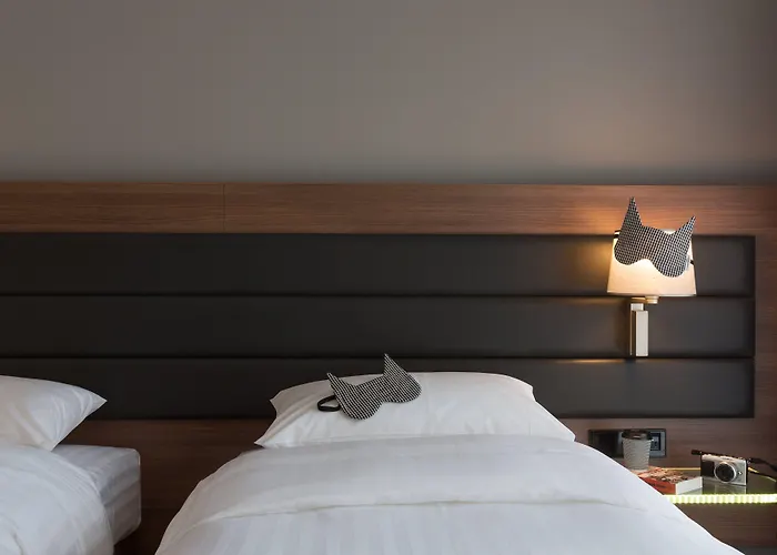 Moxy Houthavens Hotel