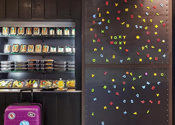 Moxy Houthavens Hotel Amsterdam