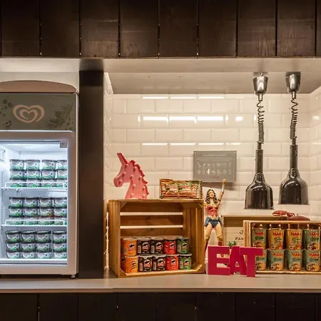 Moxy Houthavens Szálloda 3*