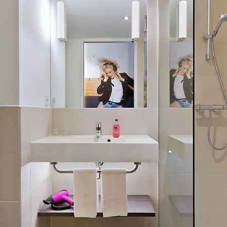 Hotel Moxy Houthavens Amsterdam