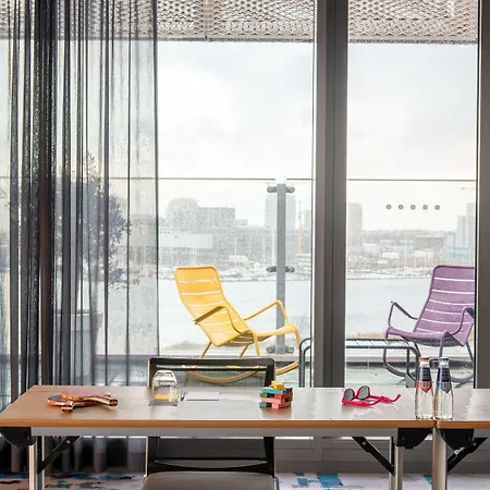 Moxy Houthavens Szálloda Amszterdam