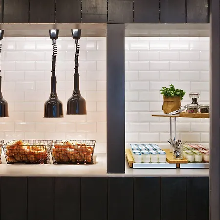 Szálloda Moxy Houthavens Amszterdam