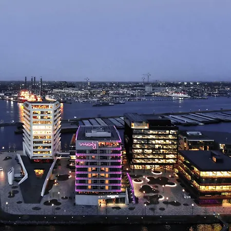 Moxy Houthavens Hotel 4*