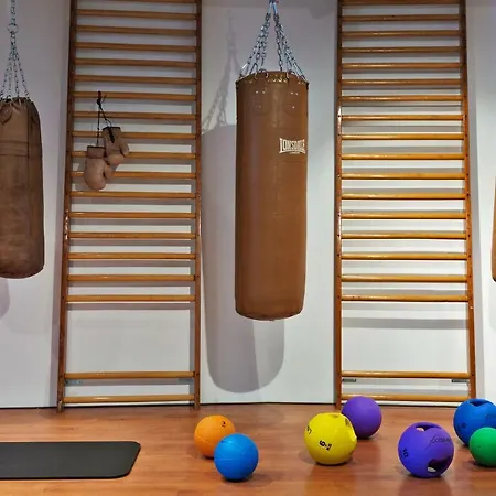 Moxy Houthavens Szálloda Amszterdam