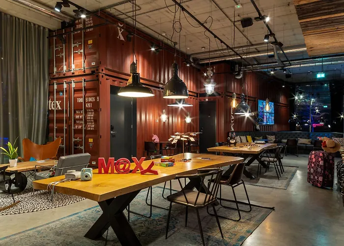 Moxy Houthavens Hotel