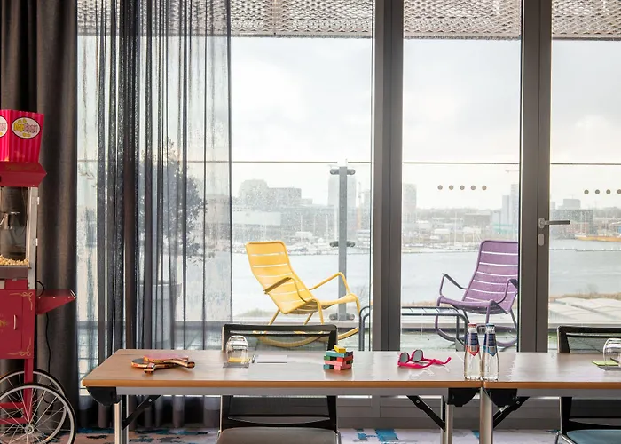 Moxy Houthavens Hotel Amsterdam