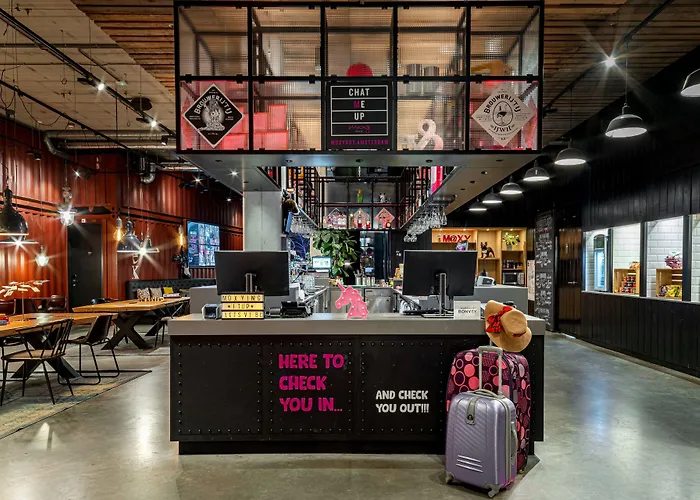 Hotel Moxy Houthavens 3*