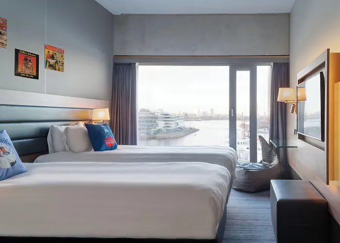 Hotel Moxy Houthavens 3*