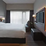Moxy Houthavens 3*