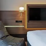 Moxy Houthavens 3*