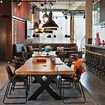 Moxy Houthavens 3*