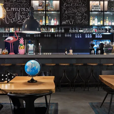 Moxy Houthavens Hotel 3*